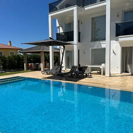 Sunshine Villa *